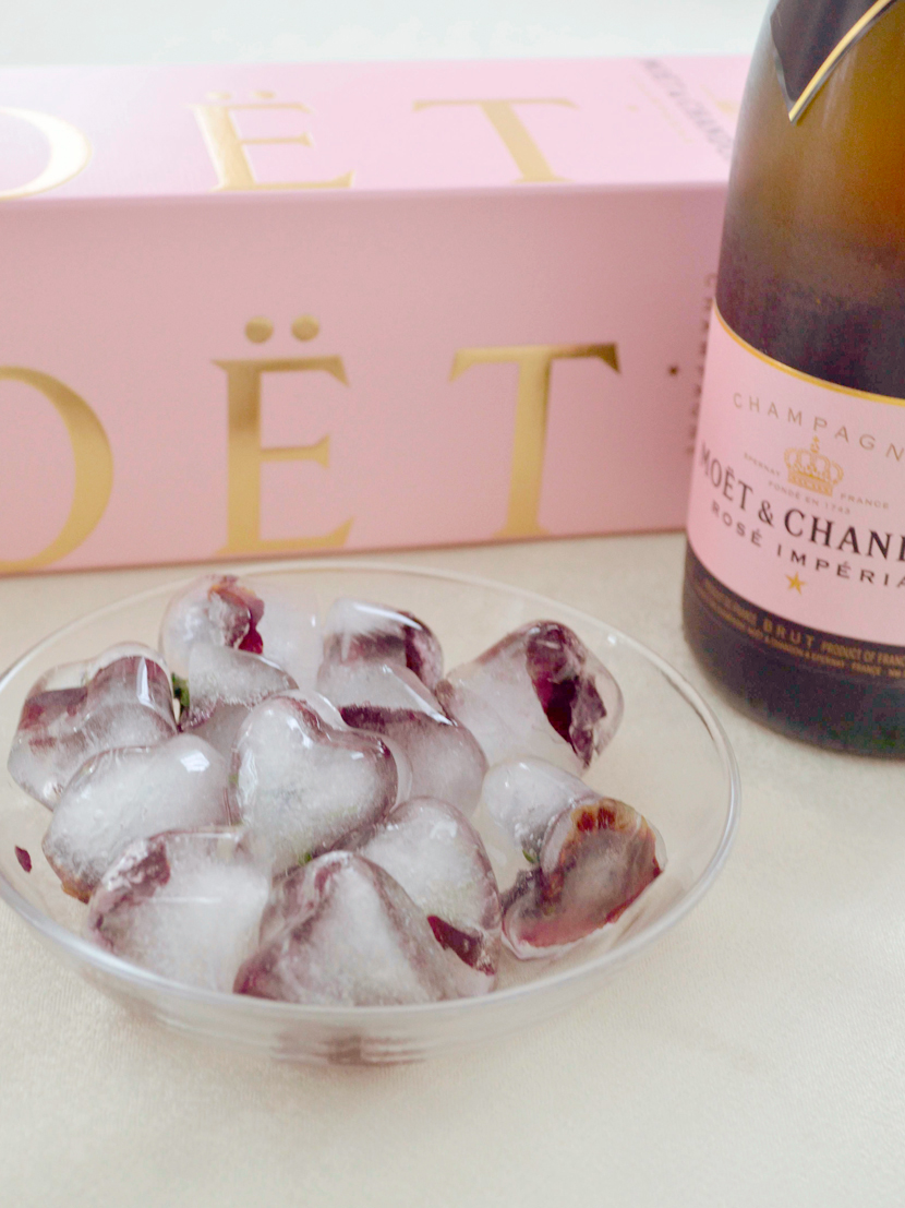 Flower-Ice-Cubes-Champagne-Wedding-Blog-Belle-Melange-Delicious-Recipe-3