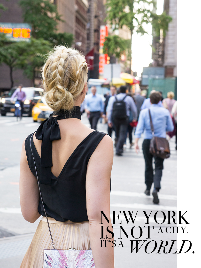 New-York-City-Girl-Belle-Melange-Blog-Fashion-Week-New-York-Streetstyle-metallic-Faltenrock-Choker-7